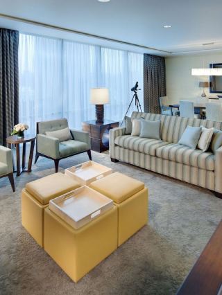 🌟 Pittsburgh's Finest Stays: Fairmont Hotel Highlights 🛎️