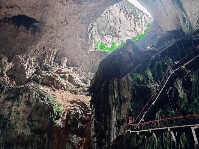 貴州紫雲格凸河：喀斯特地貌的神秘之旅！