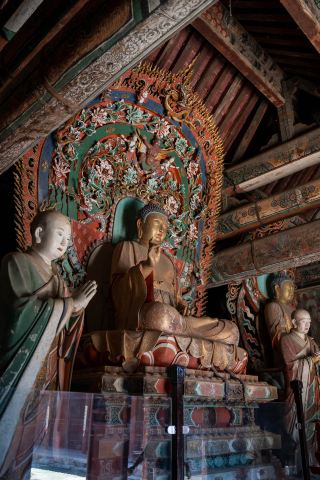 The national protected building in the village, it seems that every village in Shanxi has cultural relics. 