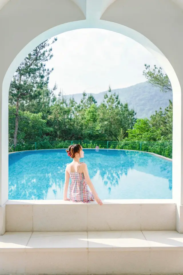 A new hot spring resort just 1.5 hours from Wuhan.