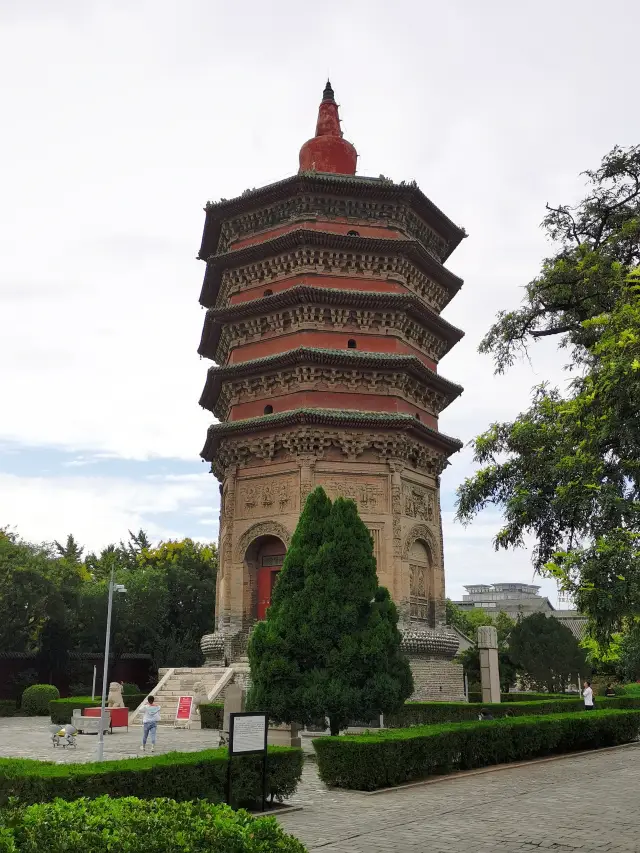 在路上：文峰塔——上大下小嘅安陽千年古塔。