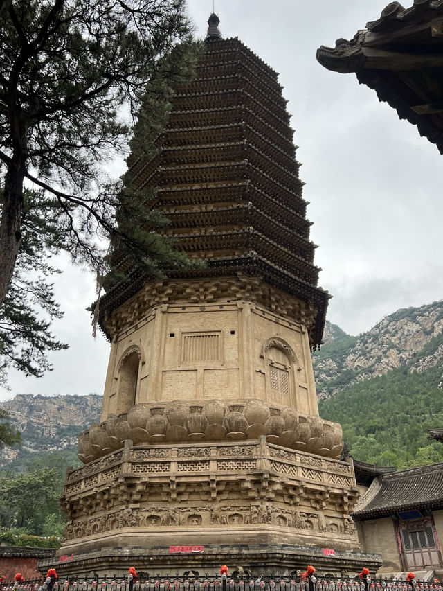 遼塔之冠——覺山寺塔。
