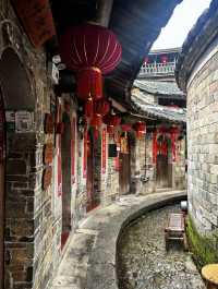 承啟樓：土樓明珠，歲月傳奇。