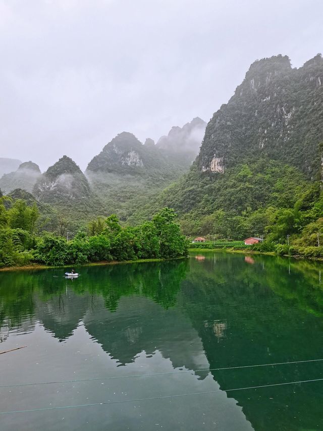 《九靈天窗，開啟奇幻秘境之門》。