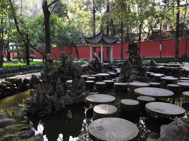 錢王陵墓。