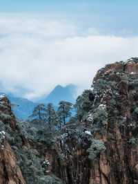 秋遊黃山2日遊 看這篇攻略就夠啦。