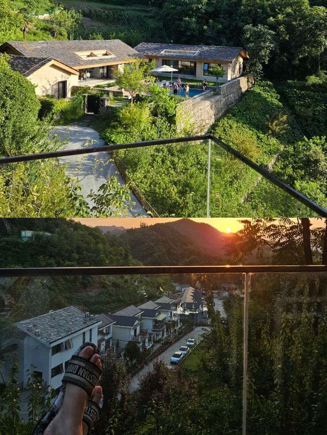 在山雲霧中隱居鄉里花婆婆。