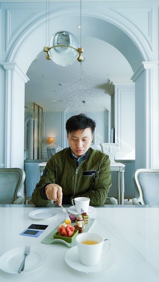 陽光 美食 美器 美景 一生必體驗就餐場景。