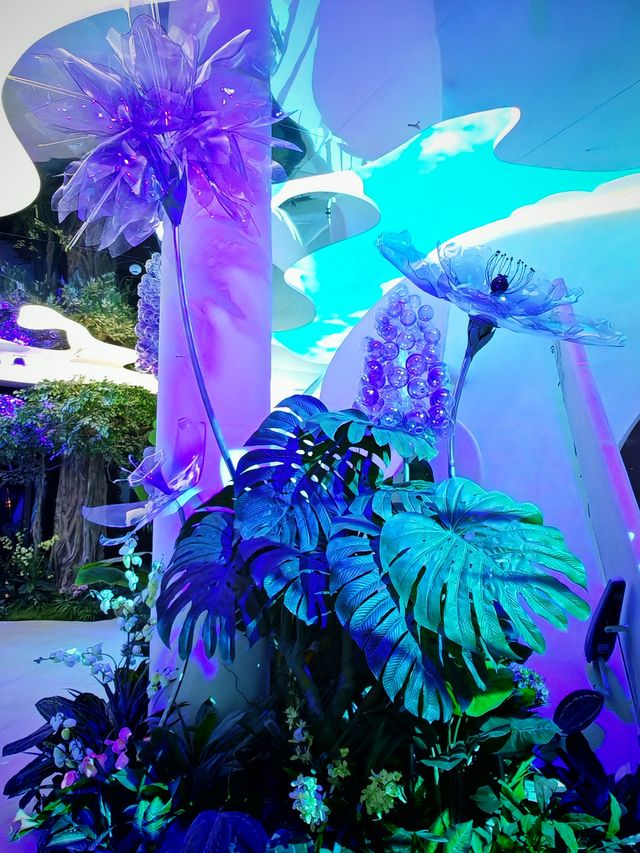 出乎意料！孩子愛上兒童公園的科普館和夜景。