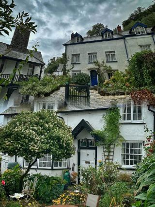 《探索英國克勞利：歷史、美景與美食的完美邂逅》