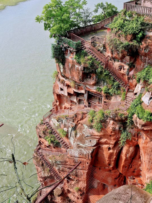 Marvel at the Leshan Giant Buddha: A UNESCO Wonder