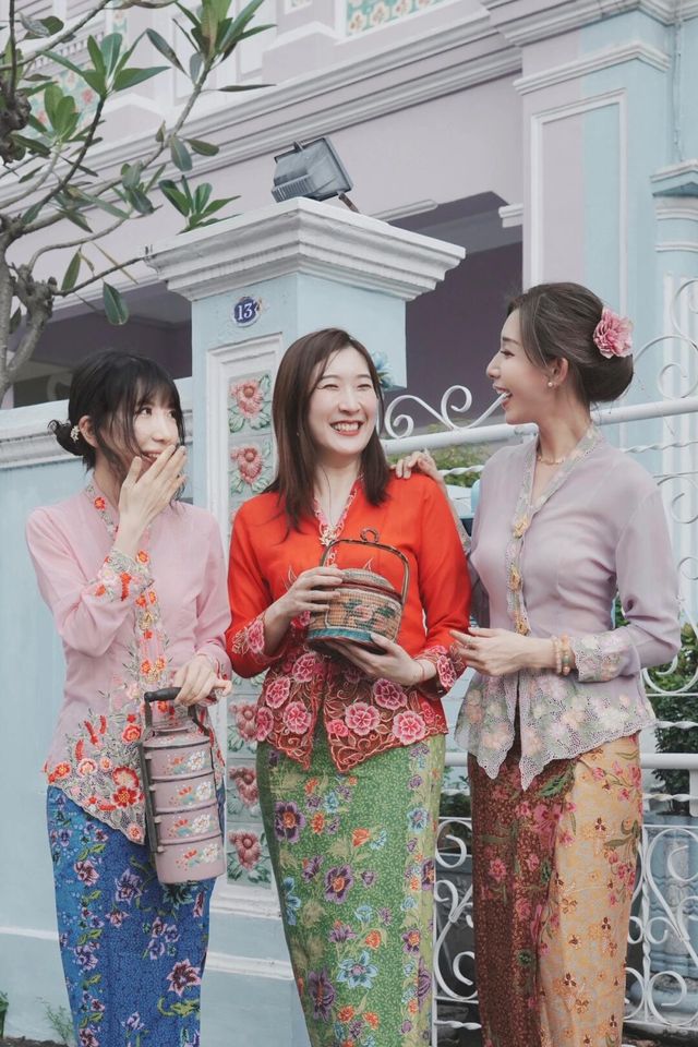 南洋舊夢，娘惹姊妹新加坡炸街