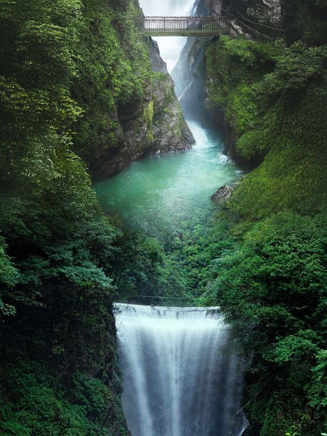天下第一大神龕--香火岩神龕