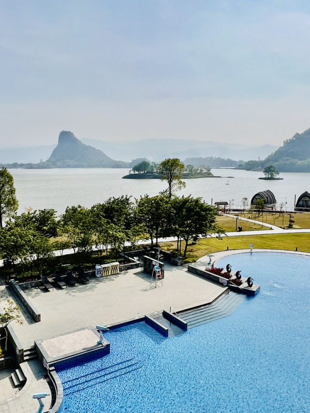 體驗廣州天鵝湖無邊際泳池🏊