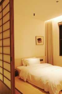 寬窄巷子旁嘅設計師酒店，將藝術館、咖啡館同屋頂花園一次過搬晒嚟