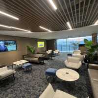 機場｜香港機場休息室Sapphire Lounge 過去半年大概去了HK機場七八次，各種休息室也算體驗過一輪～ 最近會陸續分享，先來說說我最愛的這家！