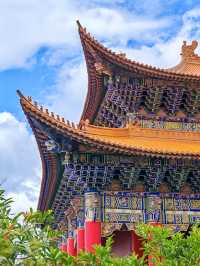 寺不在大，依山傍水則靈