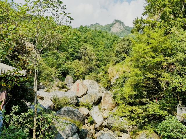 黃山腳下被問爆的秘境！翡翠谷玩水全攻略