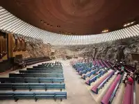 芬蘭赫爾辛基｜紅玫瑰與白玫瑰