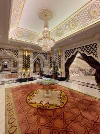  Sudah lama nggak mau pindah dari hotel tepi pantai ini di Jeddah, Arab Saudi! 