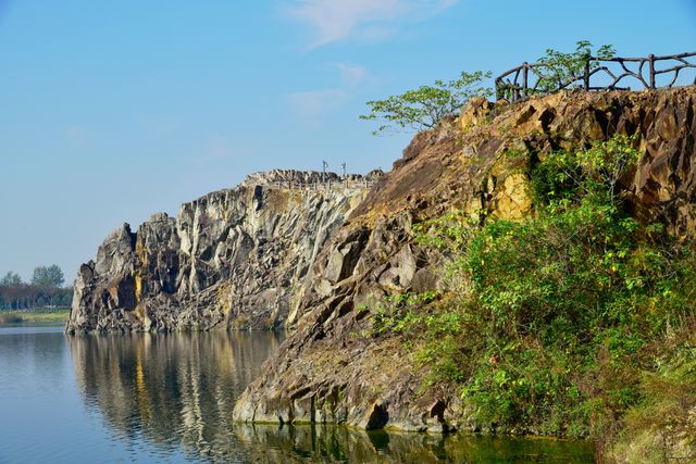 曾經的礦坑，現在的神仙湖！