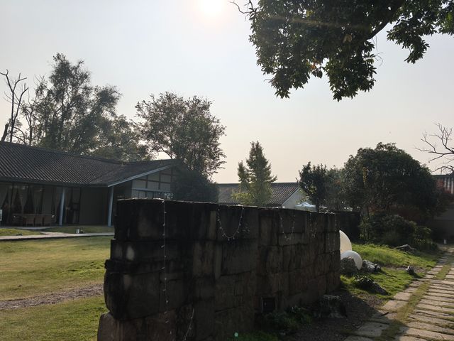 樂山旅遊必住！江景民宿直面樂山大佛