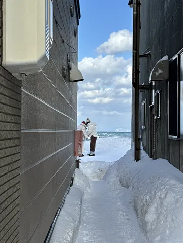 北海道可以一邊看海一邊看雪的咖啡店