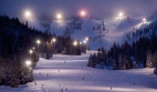 รีสอร์ทสกีเมาท์ฮอกเคน: สัมผัสประสบการณ์การเล่นสกีอันแสนวิเศษ