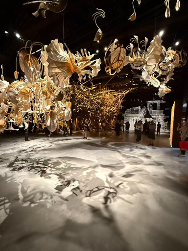 GLASSTRESS 2011 ヴェネチア・ビエンナーレ公式図録 2026年ヴェネツィア・ビエンナーレガイド深堀り攻略 | Trip.com