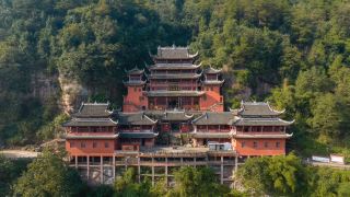 情侶國風出遊視角｜漢服拍照 + 祈福約會
