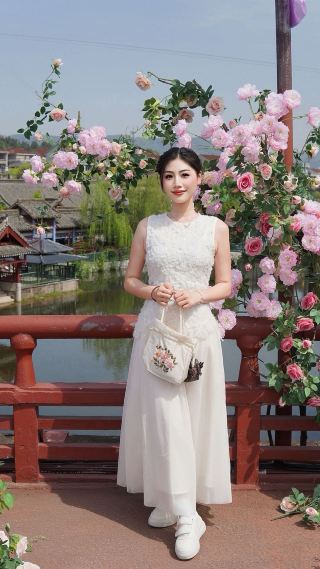 No one can afford to miss out on a spring getaway to Hengdian! During the May Day holiday, I drove straight from Hangzhou to Hengdian – a pure escape from the city for some fresh air and relaxation. A complete vacation!