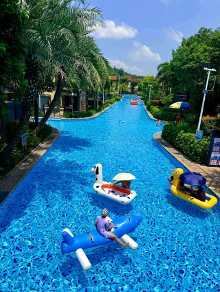 Must-Visit Recommendation for Family Water Fun.
