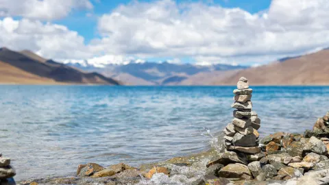 Священное озеро Ямдрок, вид с обзорной площадки Рурила — traveler post in Али
