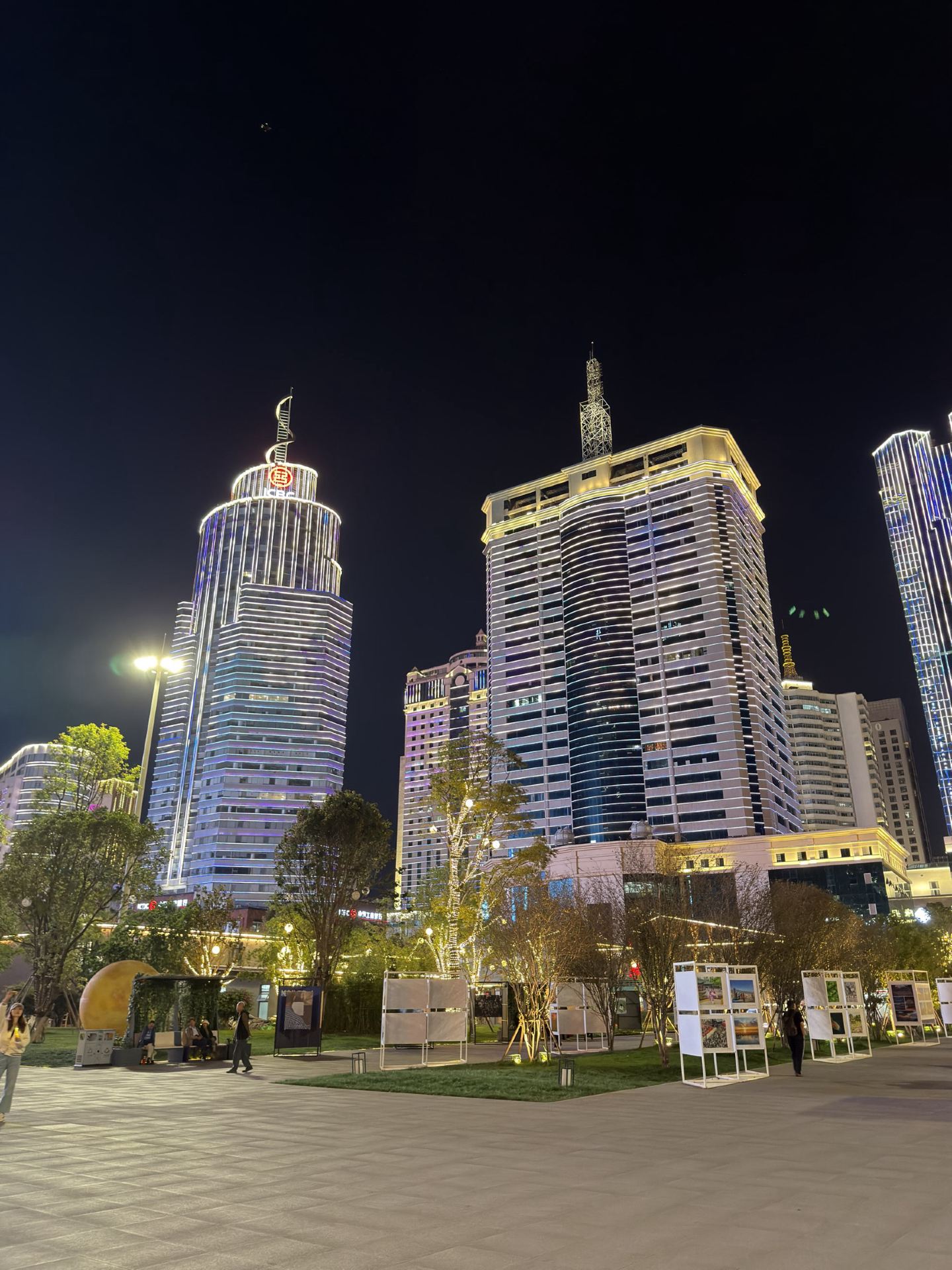 City Break vs. Nature Escape: Kunming