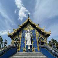 วัดร่องเสือเต้น (Blue Temple)
