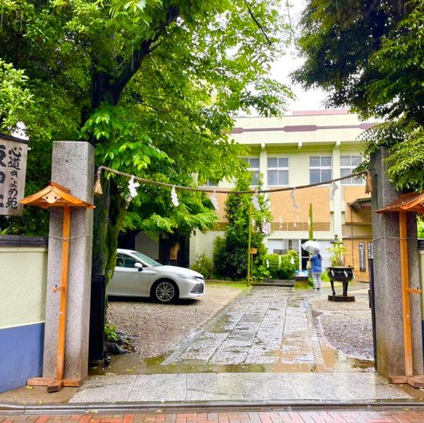 【東京都/東神社】数少ない東京での湧水溢れる神社