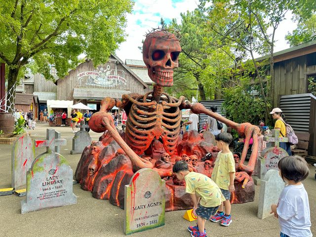 【 2023 新竹景點 】六福村 遊樂園 笑傲飛鷹 墓碑鎮 萬聖節🎃 