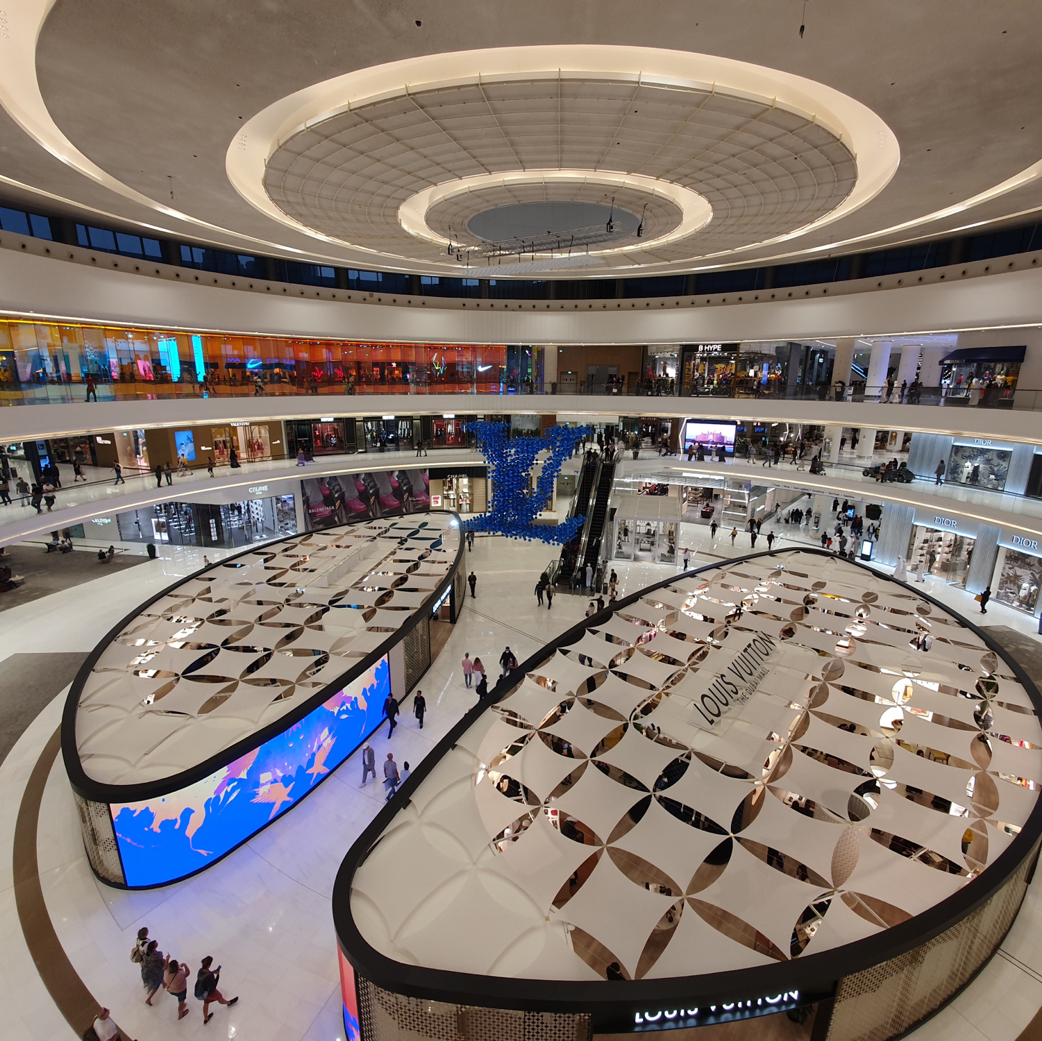 THE Mall! Insane shopping experience in Dubai