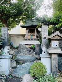【大阪府/難波八阪神社】巨大な獅子がお出迎え