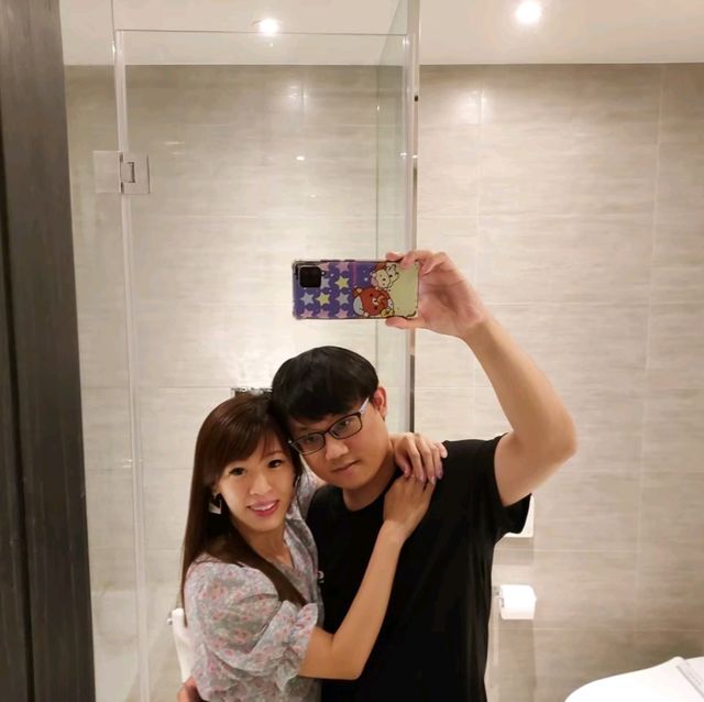 開箱寒舍艾麗🥰信義區最美飯店無邊際泳池，夜景太美，享受人生‼️💕