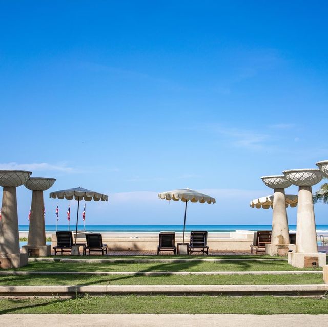 Apsara Beachfront Resort and Villa 