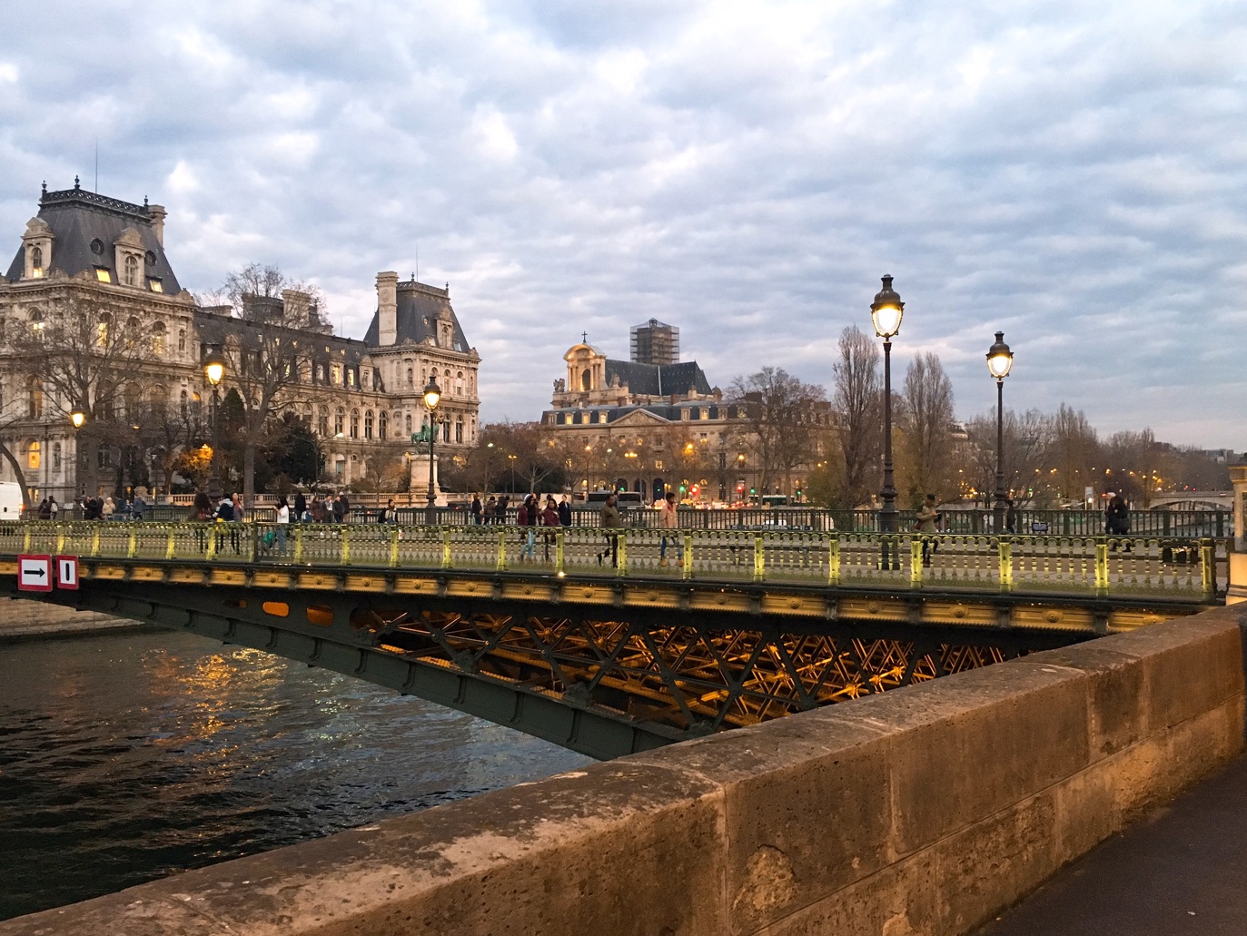 Sông Seine ở Paris, chứa đầy lịch sử nước Pháp