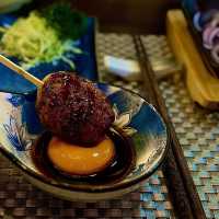 📍香港旺角｜小津居酒屋 · 新派Fusion居酒屋🏮主打超正海膽和牛煲仔飯！
