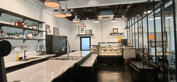 Gray 18 Cafe