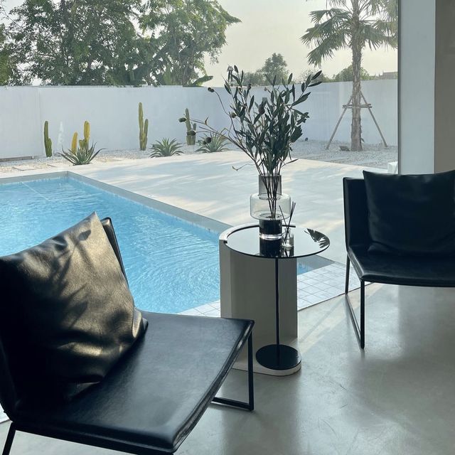 Pool villa