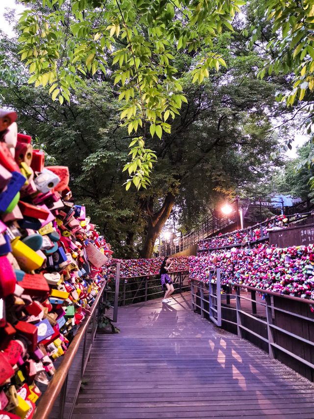 นั่งกระเช้า Namsan Cable Car ไป N Seoul Tower