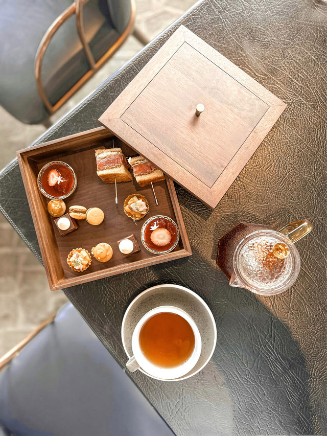 𓅄 Artistic Seaview Afternoon Tea  