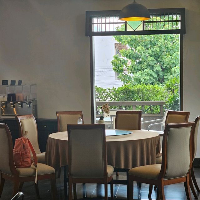 โรงแรมสองพันบุรี