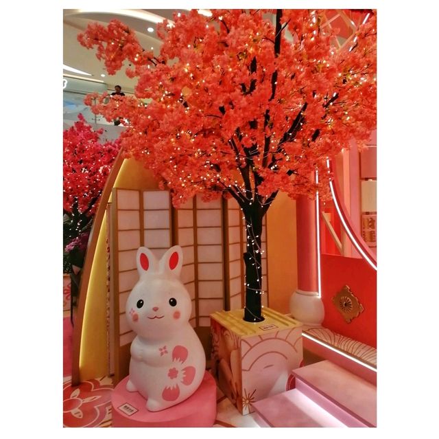 花滿東港．玉兔迎福。東港城