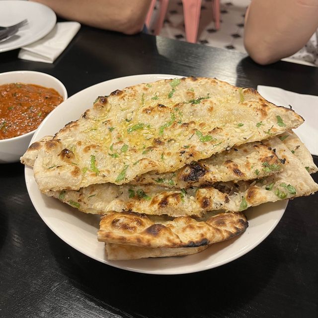 Yummy naan! 